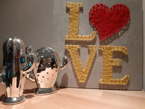 Quadro Love em String Art