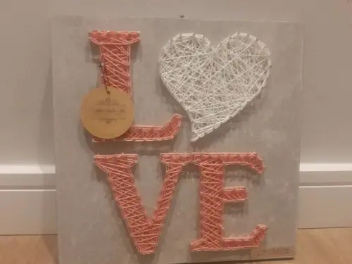 Quadro Love em String Art