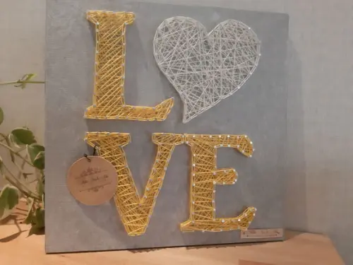 Quadro Love em String Art