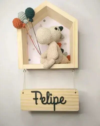 Porta de Maternidade Casinha Dino Crochê Amigurumi