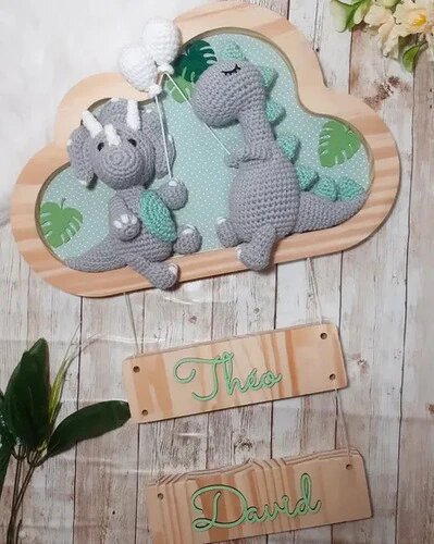 Porta de Maternidade Dinossauro Crochê Amigurumi