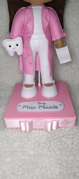 Boneca Dentista Personazada de Feltro
