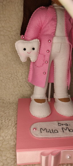 Boneca Dentista Personazada de Feltro