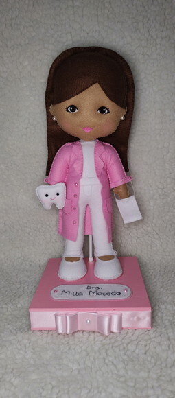 Boneca Dentista Personazada de Feltro