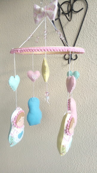 Kit trio de Boneca e Mobile de Berço Matrioska