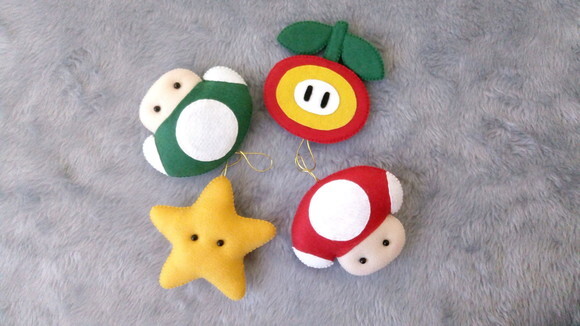 Pingentes natalinos Mario Bros de feltro