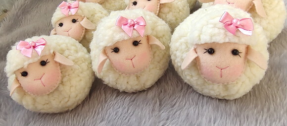 Lembrancinha Chaveiro Ovelhinha de Pelúcia e Feltro(20 unidades)
