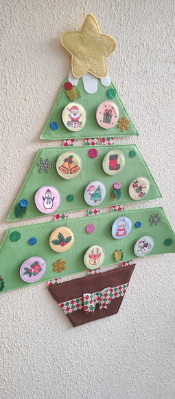 Arvore de natal de parede infantil de feltro