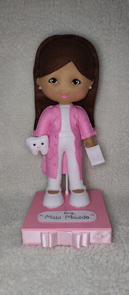 Boneca Dentista Personazada de Feltro