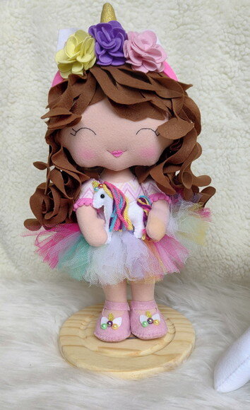 kit Boneca cabelo ondulado e Unicórnio  pra Decoração