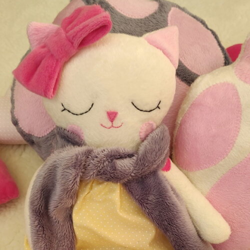 Kit Naninha Almofada Patinha e Varal Coração Quarto de Bebê