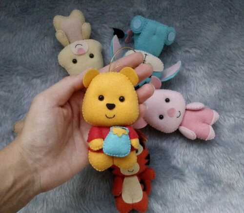 Lembrancinha  chaveiro Ursinho Pooh de Feltro