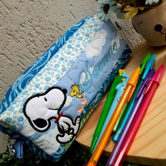 Capa de caderno +estojo snoopy