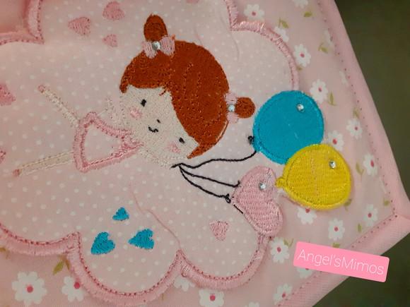 Capa de Carteirinha de vacinação menina com balões