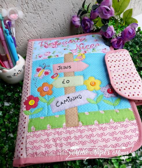 Capa organizadora com bolsos jardim encantado