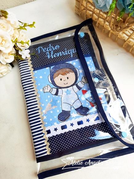 Capa para carteira de vacina Astronauta +capa protetora