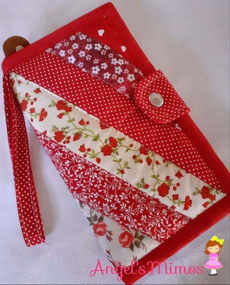 Carteira porta celular patchwork vermelha