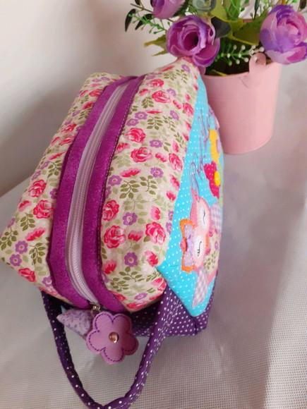 Kit bolsa +frasqueira coruja roxa