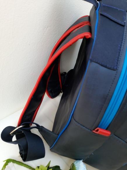 Mochila 3 divisoes Infantil couro sintético brinquedos