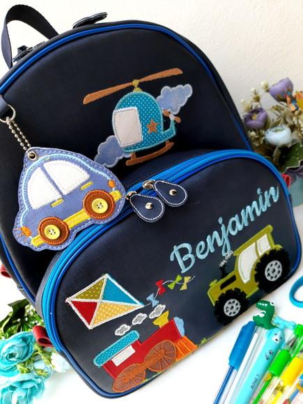 Mochila 3 divisoes Infantil couro sintético brinquedos