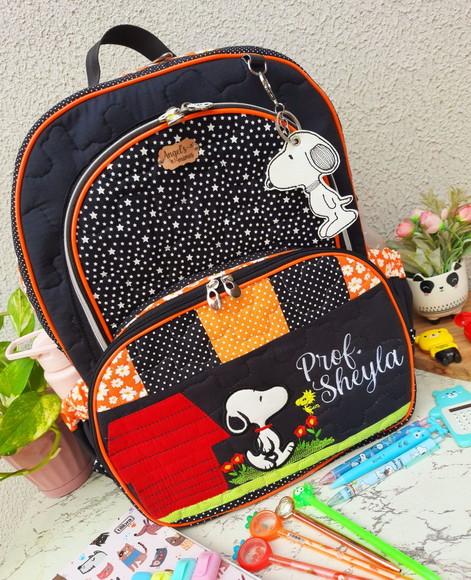 Mochila Tam. G Snoopy com Bolso para Notebook