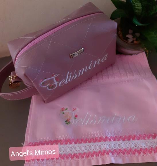 Necessaire box couro sintético + toalha lavabo personalizada
