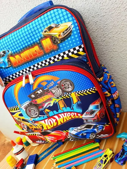 Bolsa/ Mochila de Rodinhas Hotweels