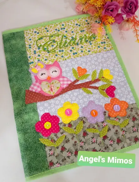 Capa de caderno coruja verde