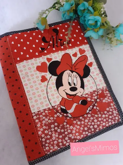 Capa de caderno Minnie