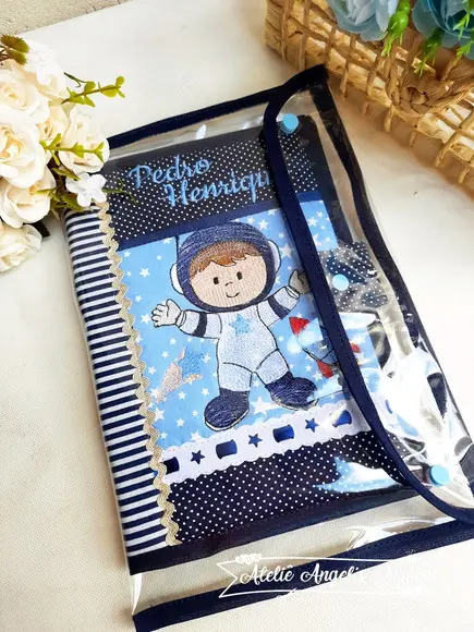 Capa para carteira de vacina Astronauta +capa protetora