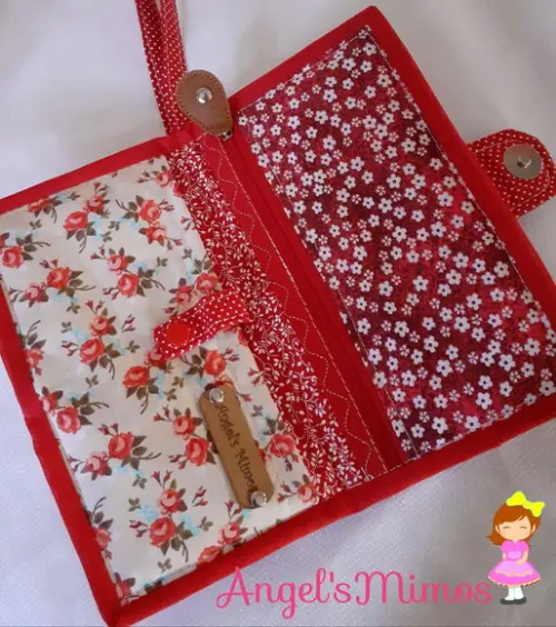 Carteira porta celular patchwork vermelha