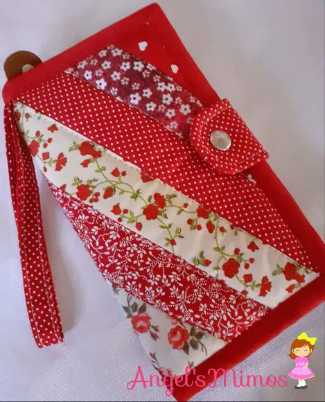 Carteira porta celular patchwork vermelha