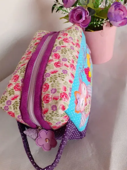 Kit bolsa +frasqueira coruja roxa