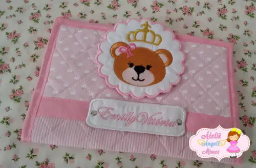 kit capa de carteira de vacinação + necessaire Ursinha
