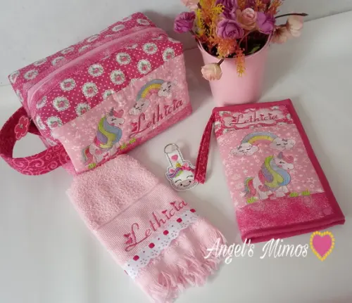Kit Frasqueira + kit higiene bucal Unicórnio
