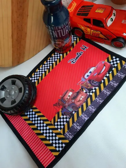 Lancheira Térmica Carros Com Tapetinho Americano