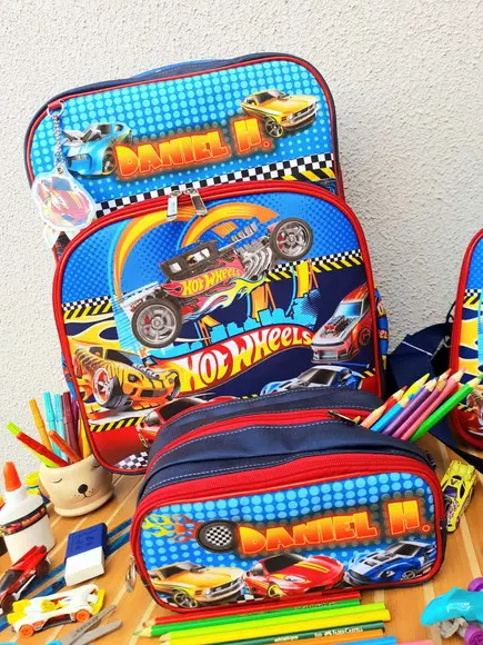 Mochila / Bolsa de Rodinhas e Estojo Triplo Hotweels