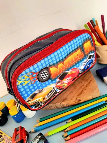 Mochila / Bolsa de Rodinhas e Estojo Triplo Hotweels