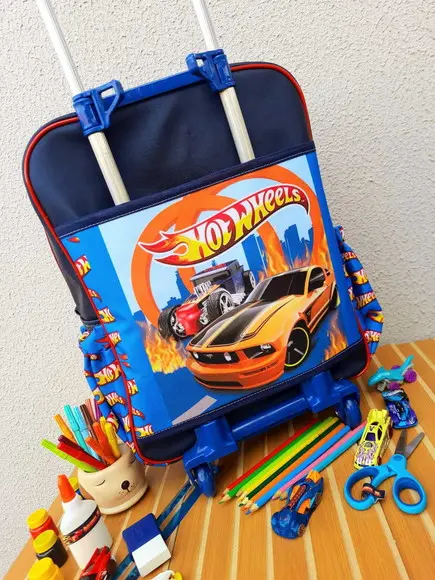 Mochila / Bolsa de Rodinhas e Lancheira Hotweels