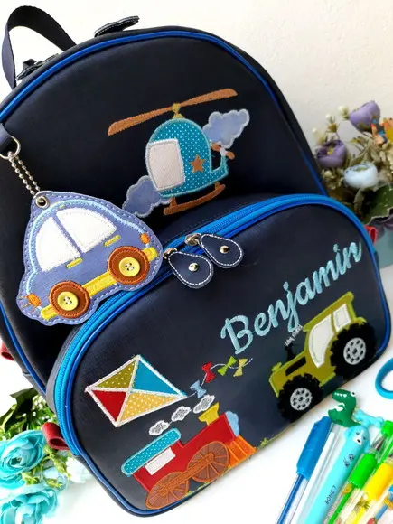 Mochila 3 divisoes Infantil couro sintético brinquedos