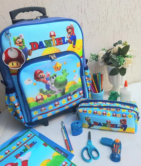 Mochila de Rodinhas e Estojo Mario