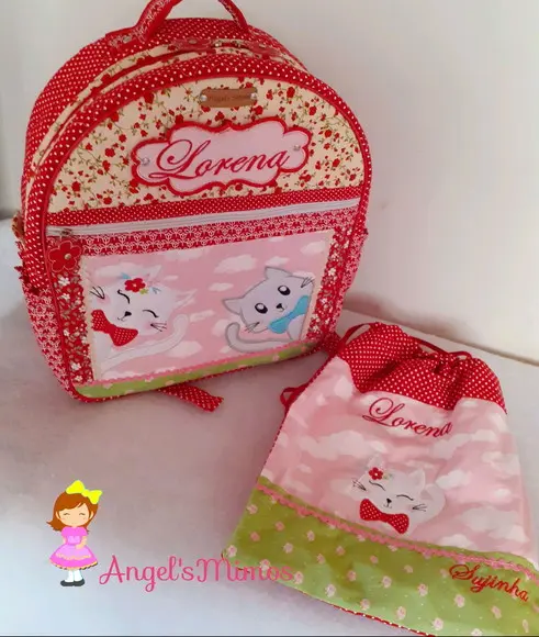Mochila G + saquinho de roupas gatinhos