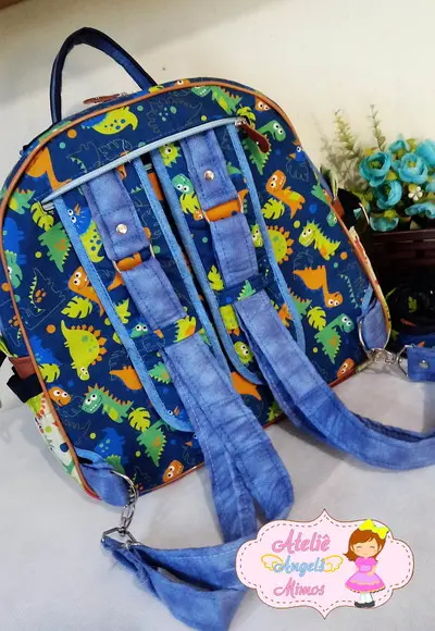 Mochila que vira bolsa Dinossauros