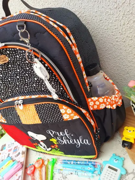 Mochila Tam. G Snoopy com Bolso para Notebook