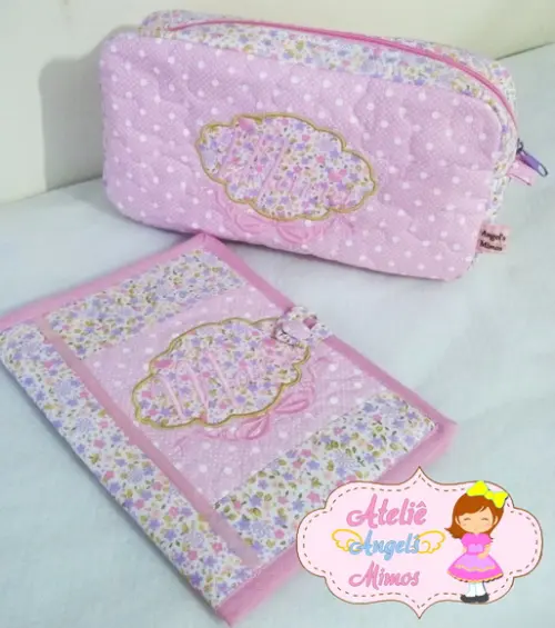 Necessaire + capa de carteira de vacina