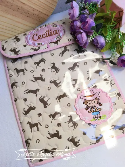Porta certidao menina