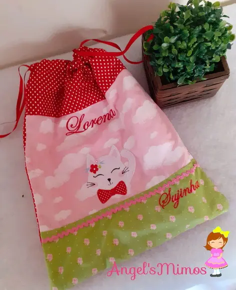Saquinho de roupas gatinho