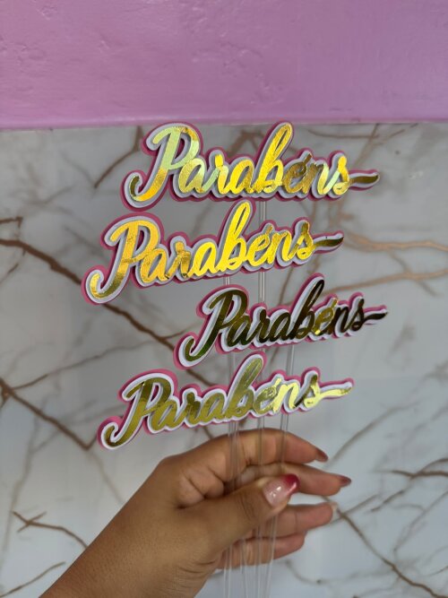 Topo de Bolo Personalizado 3D com Papel Metalizado Dourado - 4 PA