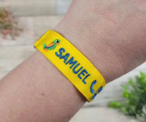 Pulseira de Identificação Infantil Personalizada – Nome e Telefone Bordado