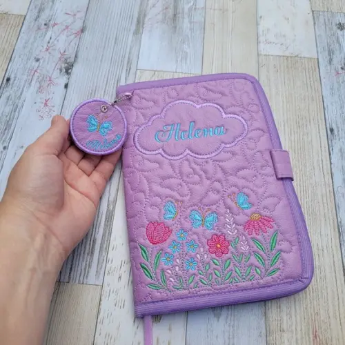 Capa Caderneta de Vacinação Flores e Borboletas Bordada Nome